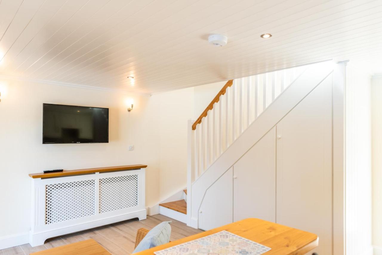 Ardnavaha House - Poolside Cottages Clonakilty Bagian luar foto